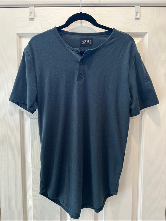 Cuts Clothing Other - CUTS Clothing Elongated Henley T-Shirt Men’s Large Slate Blue Curve Hem Stretch